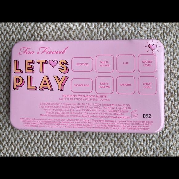 NIB🎭 Too-Faced Let's Play Eyeshadow Palette. - Picture 9 of 10